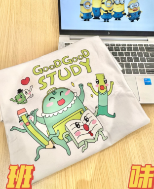 多场景穿搭-文化衫也能潮出圈！打造公司专属“多面手”T恤